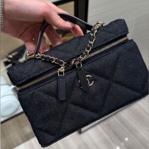 Chanel slim vanity dark denim 26S